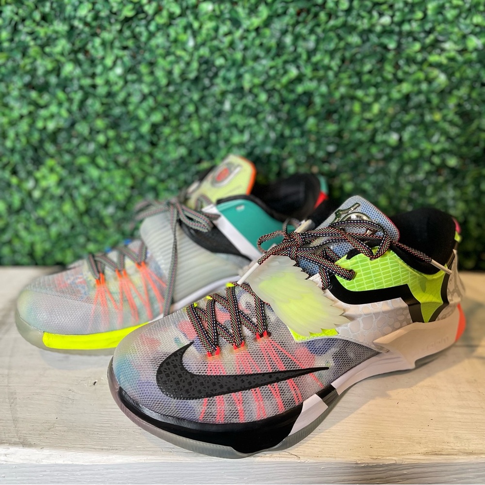 ‼️ WORN ONLY ONCE ‼️
✨ MENS NIKE WHAT THE KD